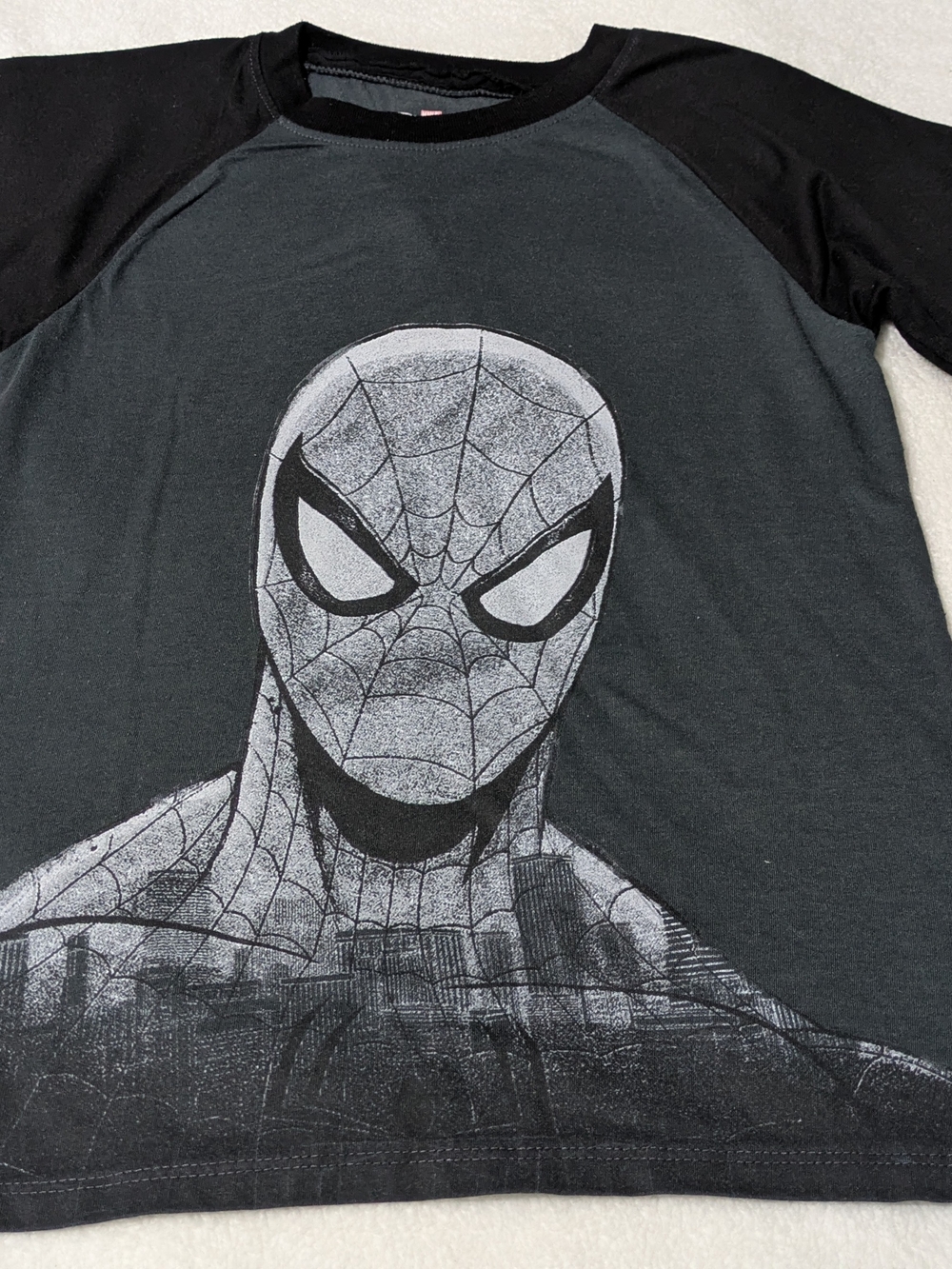 Marvel Spider-Man Boys Graphic T-Shirt Raglan Gray Black Size Youth Medium M